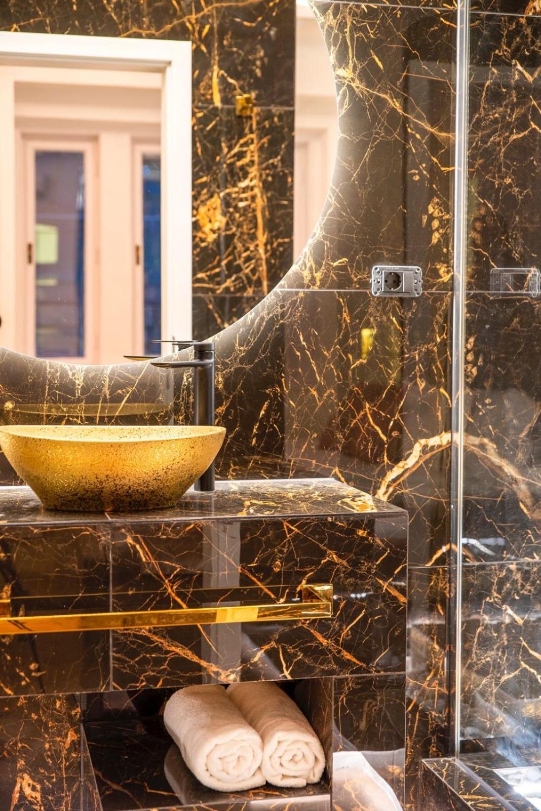 Apartament Vip Jacuzzi Luxury Budapeszt Zewnętrze zdjęcie