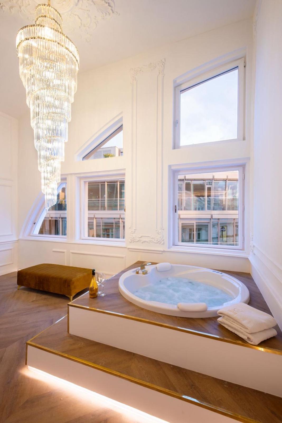 Apartament Vip Jacuzzi Luxury Budapeszt Zewnętrze zdjęcie